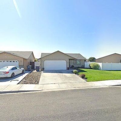 1170 Cypress St, Othello, WA 99344