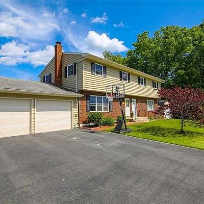 1178 Shadow Oaks Ln, Slatington, PA 18080