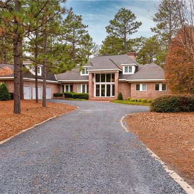 110 Chesterfield Dr, Pinehurst, NC 28374