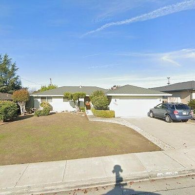 1270 Sunset Dr, Hollister, CA 95023