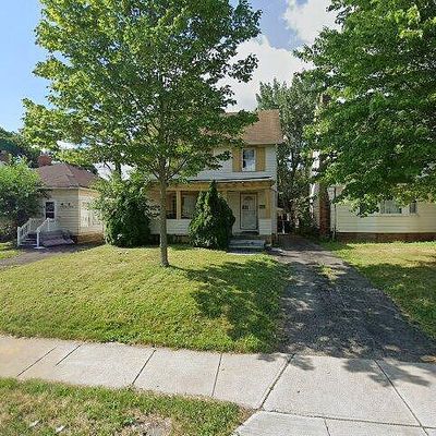 13378 Cedar Rd, Cleveland Heights, OH 44118