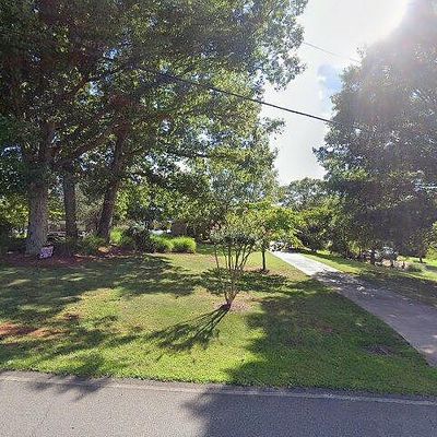 134 Northshore Dr, Cherryville, NC 28021