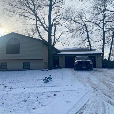 121 Chaffee Dr, Hiawatha, IA 52233