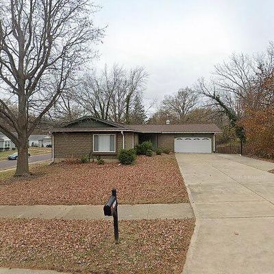 12423 Partridge Run Dr, Florissant, MO 63033