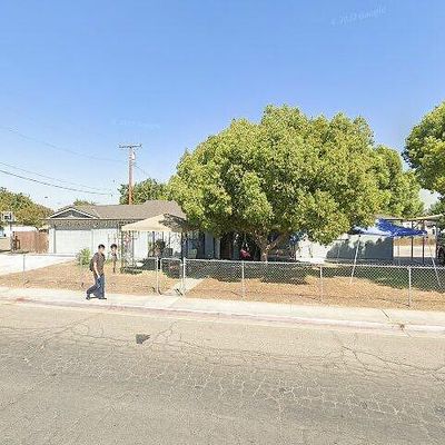 1250 N Farmersville Blvd, Farmersville, CA 93223