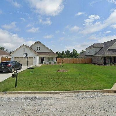 147 Quail Run Ave, Smiths Station, AL 36877