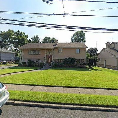 15 Daniels Dr, Clifton, NJ 07013