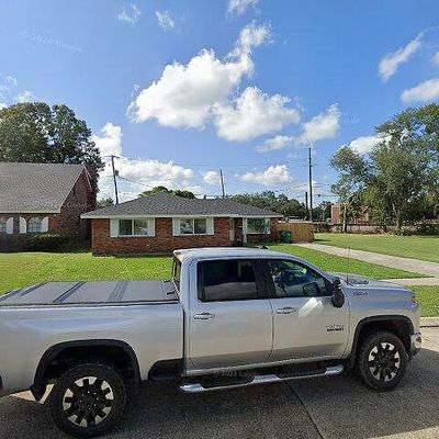 14 Derbes Dr, Gretna, LA 70053