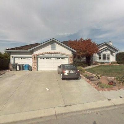 1405 S Ridgemark Dr, Hollister, CA 95023