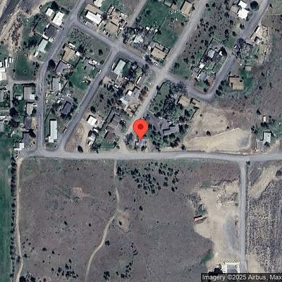 142 Nw Lee St, Madras, OR 97741