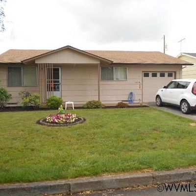 1450 Rainier Rd, Woodburn, OR 97071