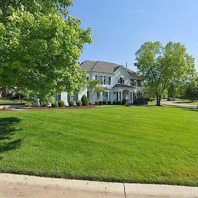 17926 White Robin Ct, Chesterfield, MO 63005