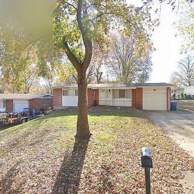 1806 Nashua Dr, Saint Louis, MO 63136