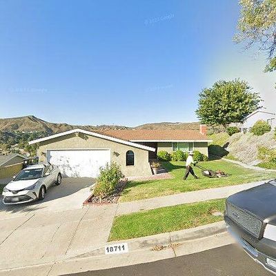 18711 Nadal St, Canyon Country, CA 91351