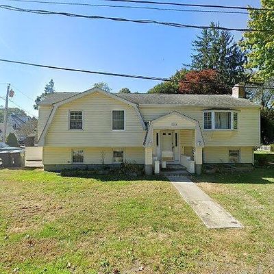 166 Parkway N, New London, CT 06320