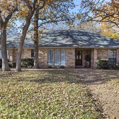 2040 Spinnaker Ln, Azle, TX 76020