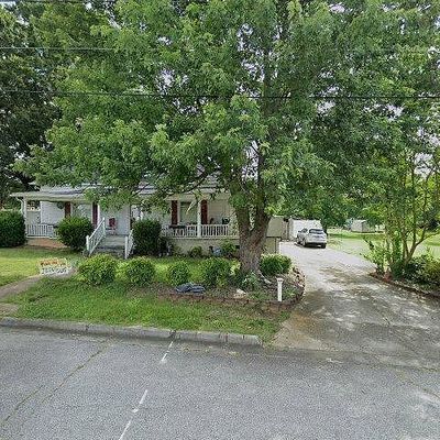 205 E Earnhardt St, Salisbury, NC 28144