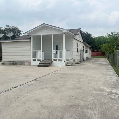 205 W 3 Rd St, Alice, TX 78332