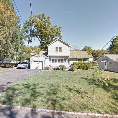 21 Crestwood Dr, Madison, NJ 07940