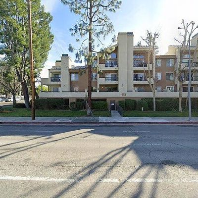 21400 Burbank Blvd, Woodland Hills, CA 91367