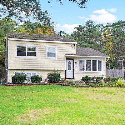 215 W Beach Rd, Williamstown, NJ 08094