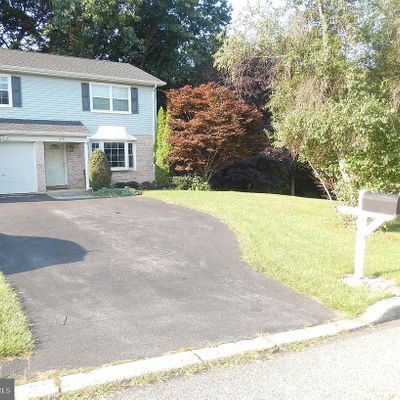 219 Llandovery Dr, Exton, PA 19341