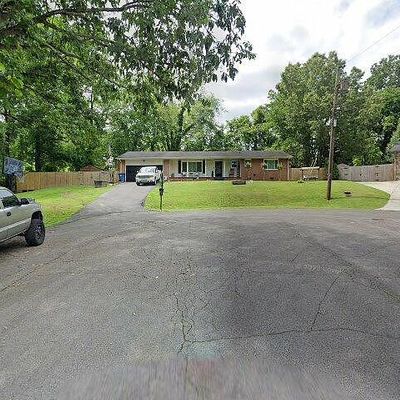 22 Valentine Dr, Rossville, GA 30741