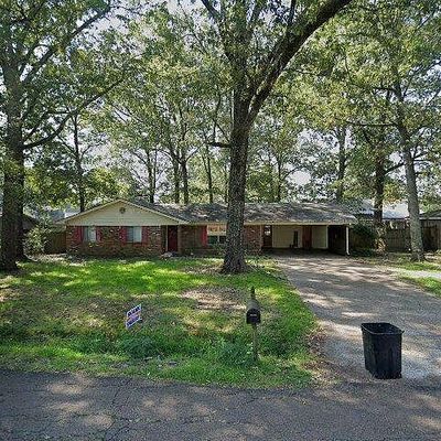 2003 Pin Oak Dr, Starkville, MS 39759