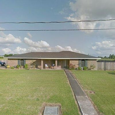 201 Laris Dr, Raceland, LA 70394