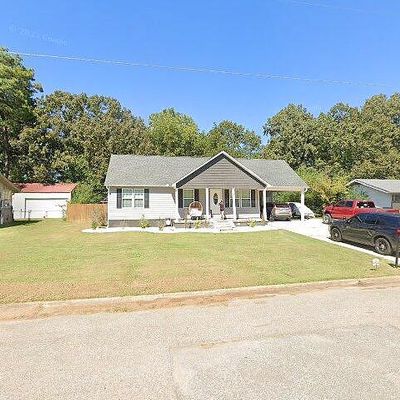 247 Thomas St, Lexington, TN 38351