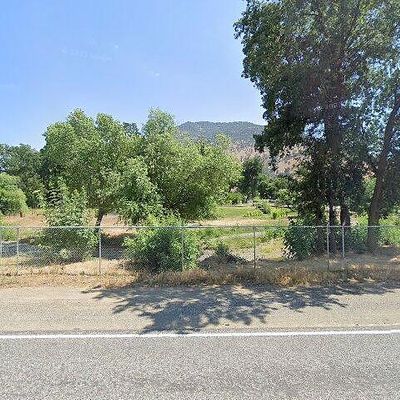 25911 E Trimmer Springs Rd, Sanger, CA 93657