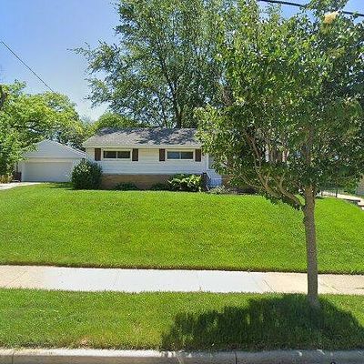 2221 Easy St, Waukesha, WI 53188