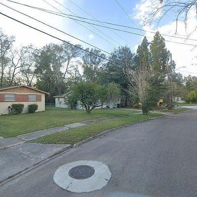 2246 College Cir S, Jacksonville, FL 32209