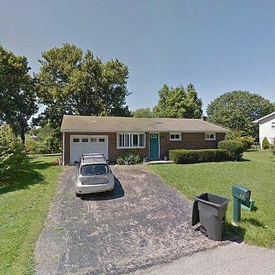 226 Pinewood Dr, Butler, PA 16001