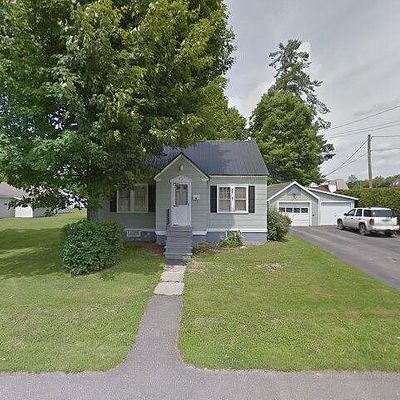 23 Maple St, Houlton, ME 04730