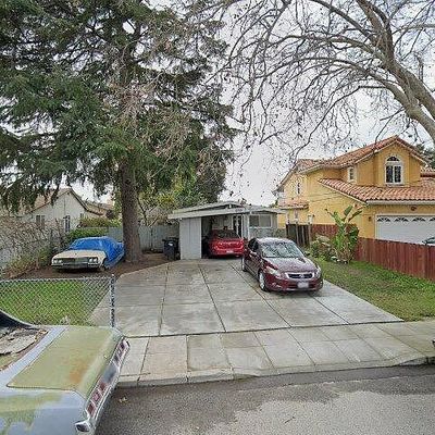 2315 Ralmar Ave, East Palo Alto, CA 94303