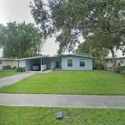 2832 Novus St, Sarasota, FL 34237