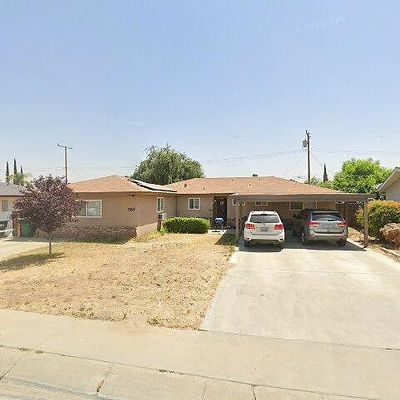 288 N Balmayne St, Porterville, CA 93257