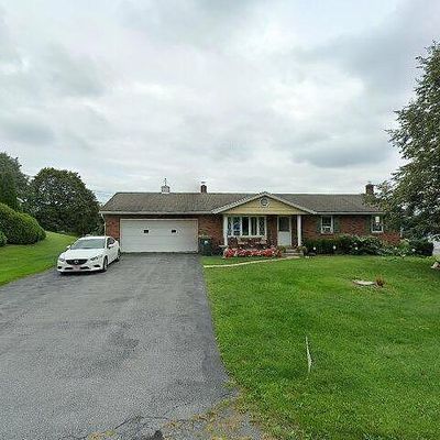 2911 Edgewood Ct, Orefield, PA 18069