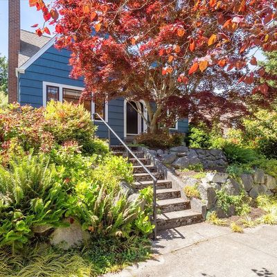 2923 27 Th Ave W, Seattle, WA 98199