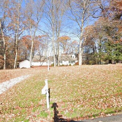 3 Woodcreek Rd, Brookfield, CT 06804