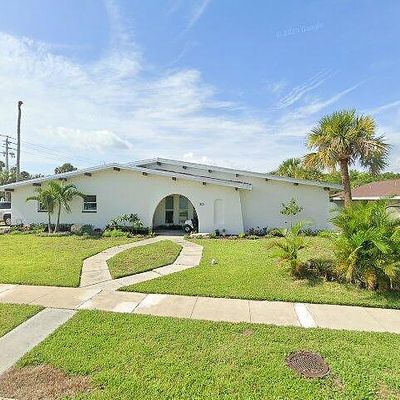 302 Kent Dr, Cocoa Beach, FL 32931