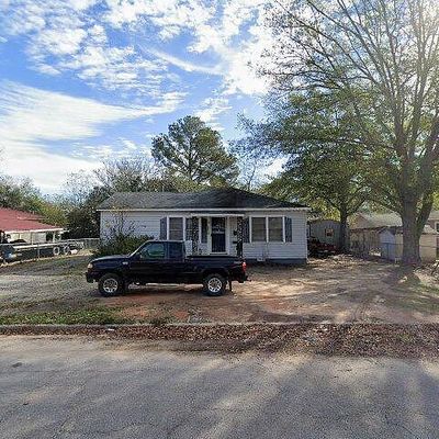 304 Pembroke Cir, Elberton, GA 30635