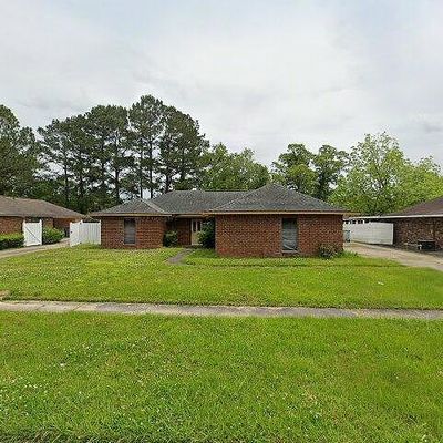 304 Sandra Dr, Baker, LA 70714