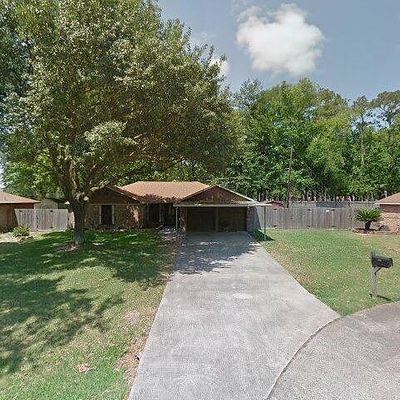 306 Hackberry Dr, Highlands, TX 77562