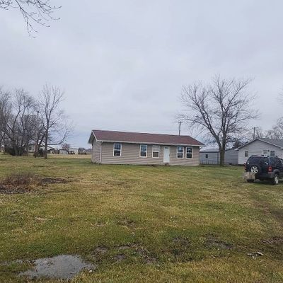 306 W Freemont St, Tower Hill, IL 62571