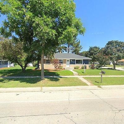 2608 W Sycamore Ave, Oak Creek, WI 53154