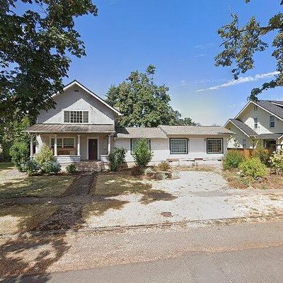 275 N 6 Th St, Creswell, OR 97426