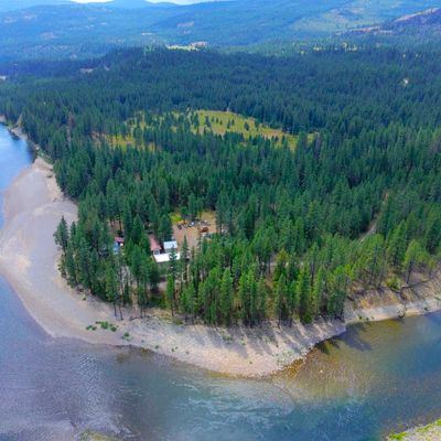 28 Honeycutt Rd, Kettle Falls, WA 99141