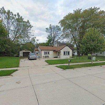 3460 E Sivyer Ave, Saint Francis, WI 53235